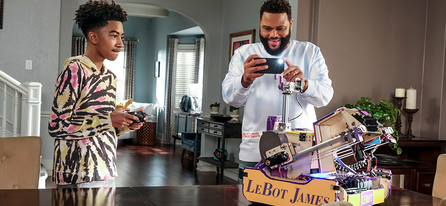 Jack (Miles Brown) demonstrates his robot, nicknamed “LeBot James,” to his dad, Dre (Anthony Anderson) on “black-ish.”