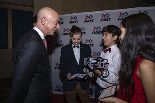 Jeff Bezos with FIRST LEGO League team at FIRST Inspire Gala